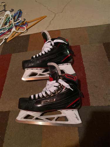 Senior Bauer Vapor 1X Regular Width Pro Stock Size 9 Goalie Skates