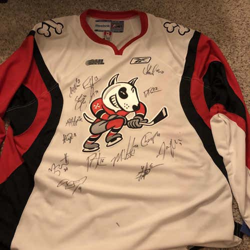 Brand New Niagara Ice Dogs Jersey Signed By Team (year Unknown)