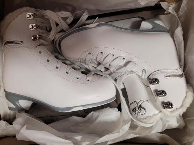 New Jackson Figure Skates Size youth size 13