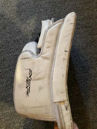 White Used Junior CCM Regular Extreme Flex II 760