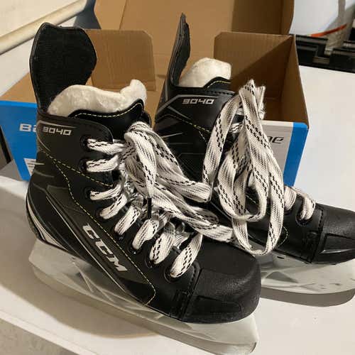 Junior CCM Tacks  Size 1 Hockey Skates