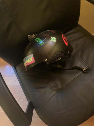 Black Unisex Medium Giro Bevel Helmet FIS Legal