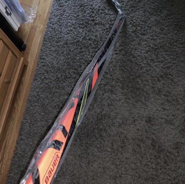 Senior Right Handed Vapor 2X Pro Hockey Stick