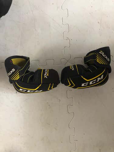 Used Youth Small CCM Tacks 3092 Elbow Pads