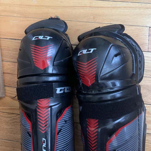 Senior CCM QuickLite  Shin Pads