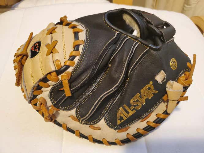 Used Youth All Star Right Hand Throw Catcher's Cm1010bt Baseball Glove 31.5"