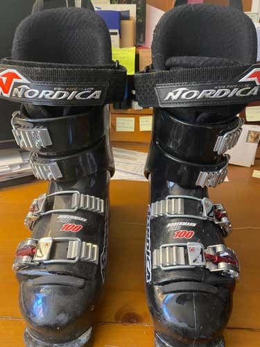 Size 6.0 Used Kid's Nordica Racing Dobermann Pro 100 Ski Boots Medium Flex