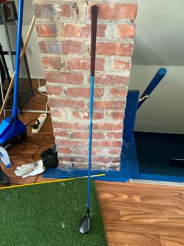 Men's Right Handed 818 H2 Stiff Flex 3H Hybrid