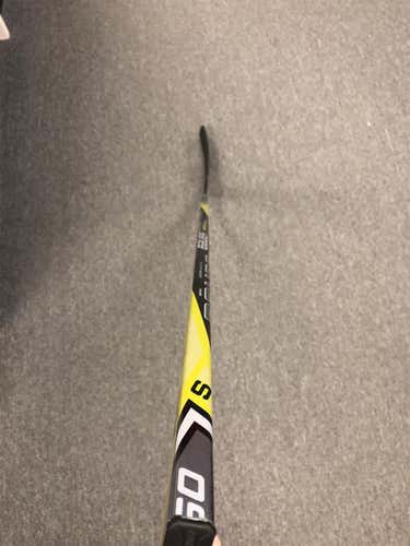 Senior Right Handed Supreme S160 Mid Pattern  Hockey Stick