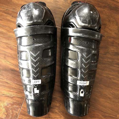 Junior CCM 110 Shin Pads
