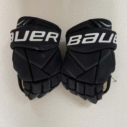 Black Junior Bauer Vapor X700 11" Gloves