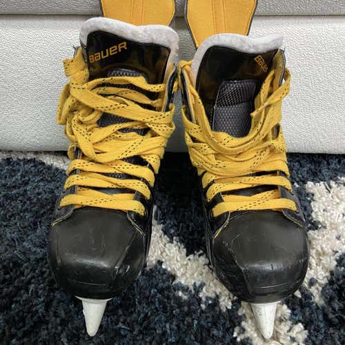 Junior Bauer Supreme 150 Regular Width Size 5 Hockey Skates
