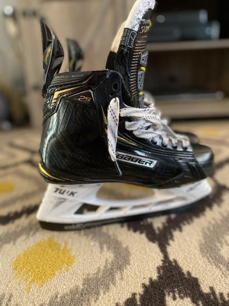 Used Senior Bauer Supreme 2S Pro Hockey Skates Extra Wide Width Size 7