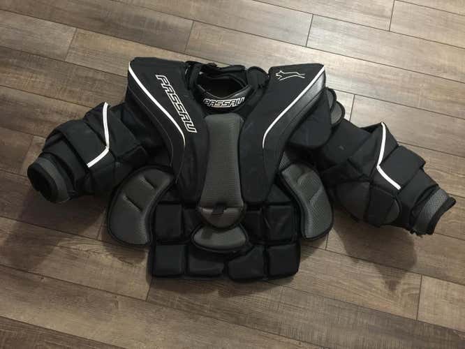 S-M Passau Pro Pack Chest Protector Hockey Goalie Used Senior Medium Small CA Chest & Arm Protector