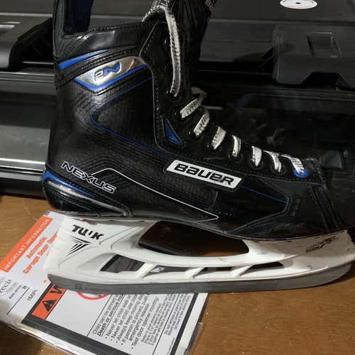 Senior Bauer Nexus 2N Regular Width  Size 11 Hockey Skates
