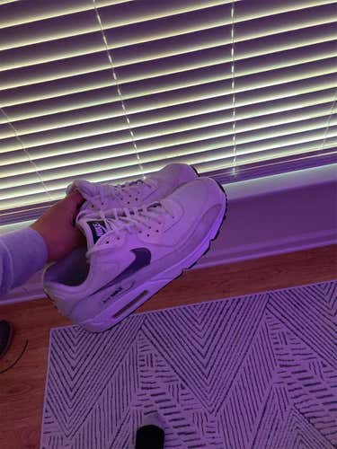 White Men's Trainers Nike