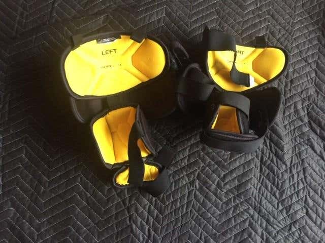 Bauer Supreme Max SOR3 KNEE pads - Like New