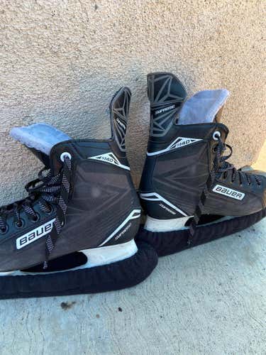 Junior Bauer Size 6 Hockey Skates