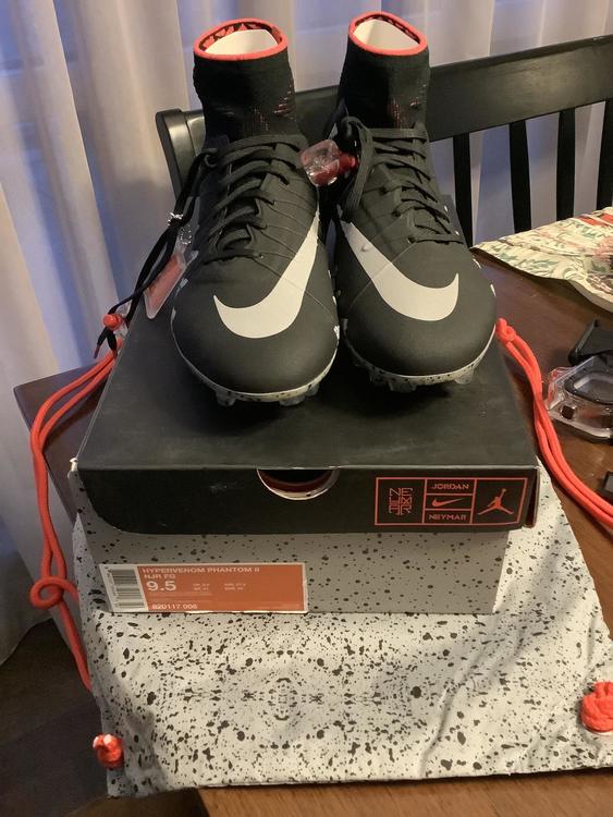 nike hypervenom size 9.5