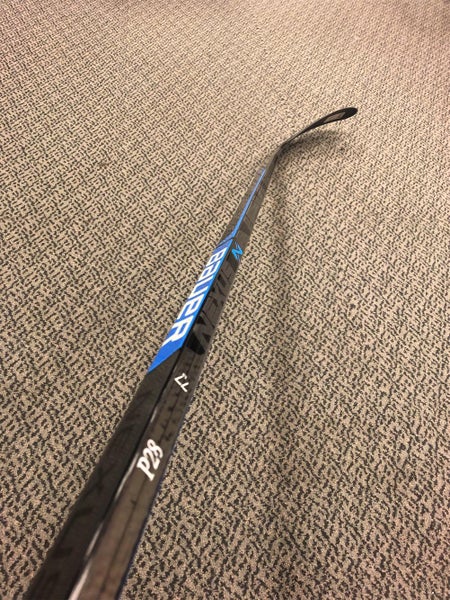 Bauer  Left Hand Nexus League P28 Pattern 77 Flex Hockey Stick