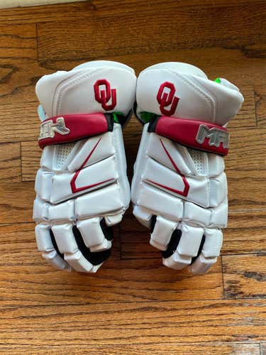 OU # 18 White New Player's Maverik M4 13" Lacrosse Gloves