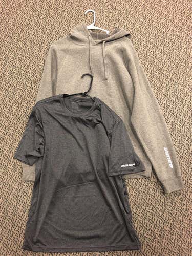 Bauer Core Medium Sweatshirt And T Shirt