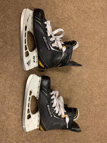 Senior Bauer Supreme One.7 Regular Width Size 9 Hockey Skates