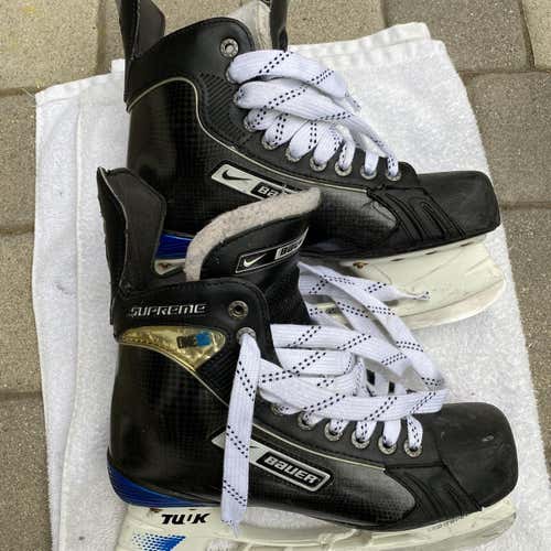 Senior Bauer supreme one95 Regular Width  Size 7.5 Hockey Skates