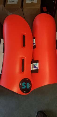 New Skier Quest Small Shin Guard