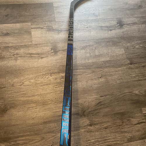 Senior Right Handed 2s pro Mid Pattern Pro Stock Hockey Stick