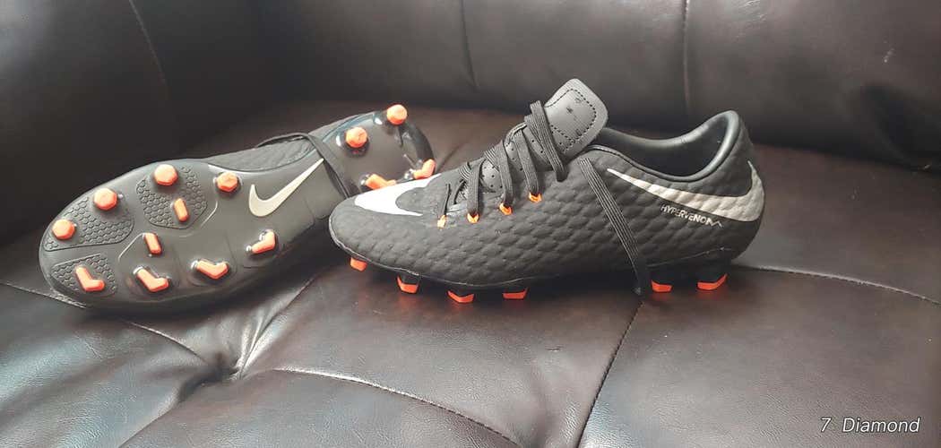 Black Used Size 6.5 (Women's 7.5) Nike Hypervenoms Cleats