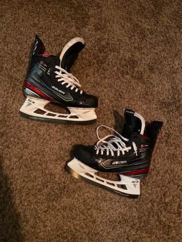 Senior Bauer Vapor 2X Pro Wide Width Pro Stock Size 9.5 Hockey Skates