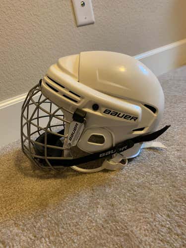 White Bauer BHH2100 Helmet & Cage Combo Size Small