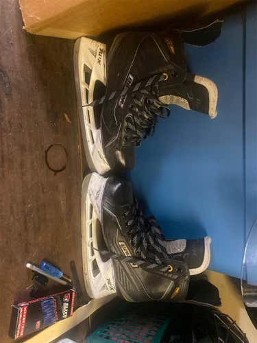Senior Bauer Supreme 170 Regular Width  Size 8.5 Hockey Skates