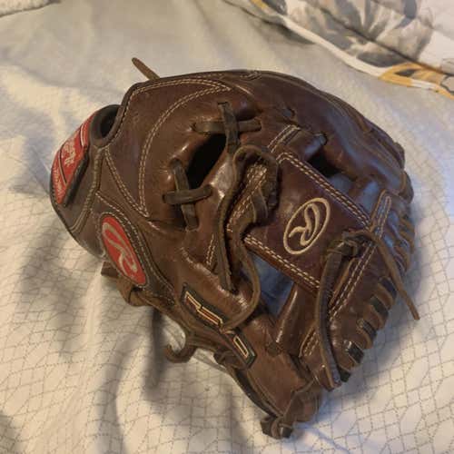 Used Right Hand Throw Player series 11.25" Baseball Glove