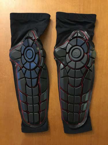 Gently Used LIKE NEW G-Form Pro-X Knee-Shin Guard Black/Red w/Case