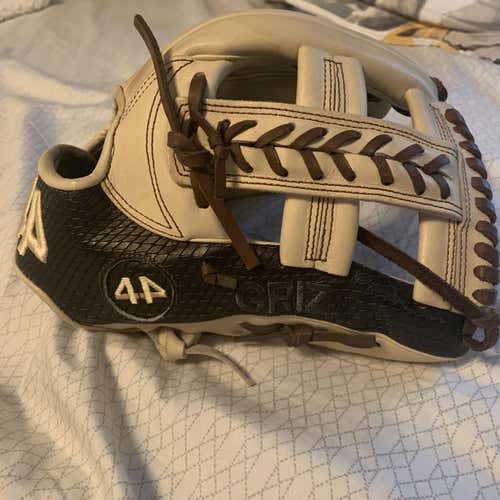 New Right Hand Throw 11.75" Baseball Glove
