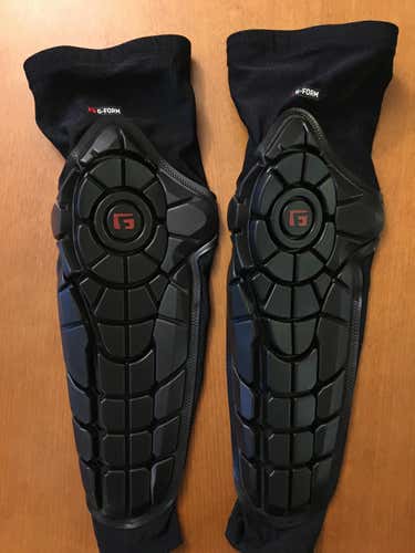 Gently Used LIKE NEW G-Form Elite Knee-Shin Guard Black/Topo
