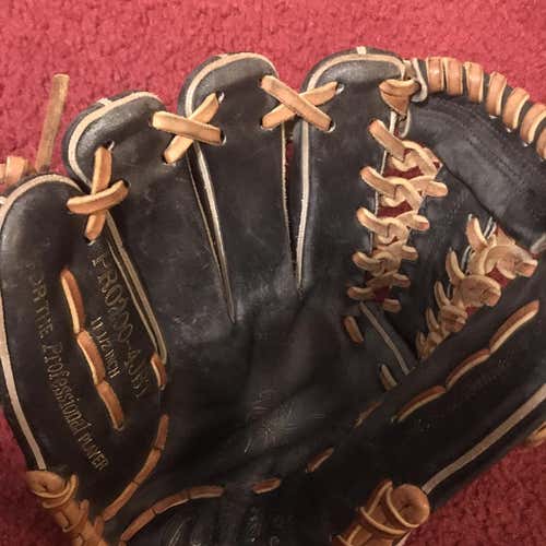 Black Adult Left Hand Throw Heart of the Hide 11.5" Baseball Glove