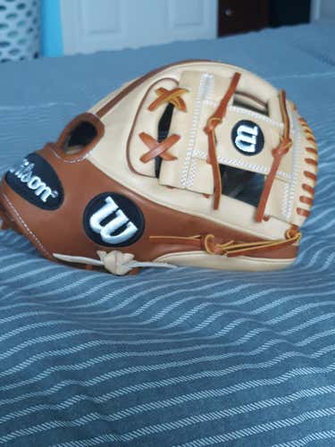 New Adult Wilson Infield Baseball Glove 11.5"
