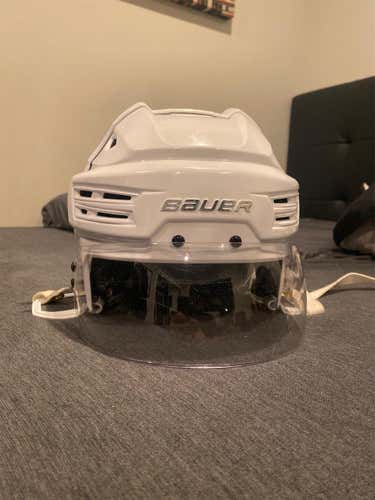 Large Bauer Re-Akt 200 Helmet W/ Visor