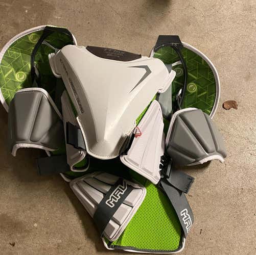 Used Medium Maverik MAX EKG Shoulder Pads