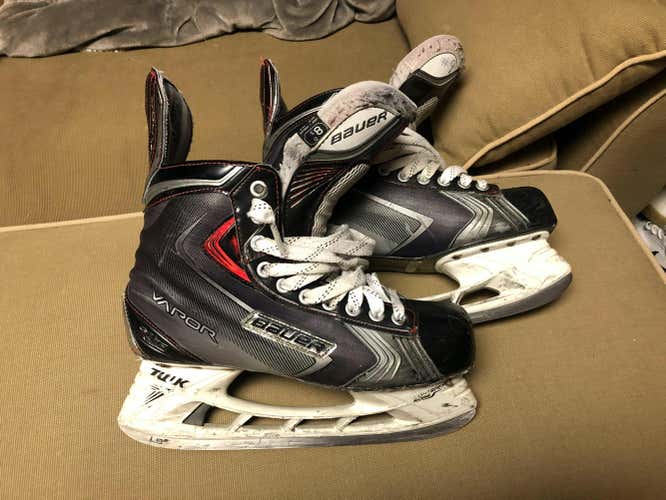 Used Senior Bauer Vapor X90 Skates (8.5)