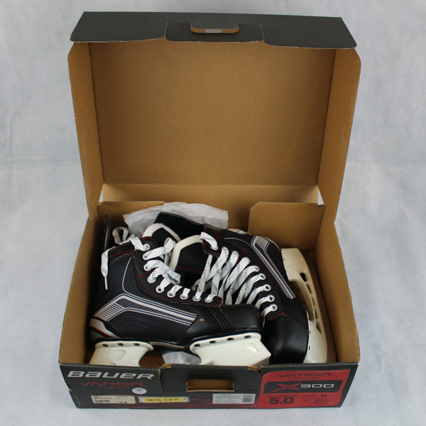 New in Box JR 2016 Bauer Vapor X300 Hockey Skates Regular Width Size 5.0D 001F