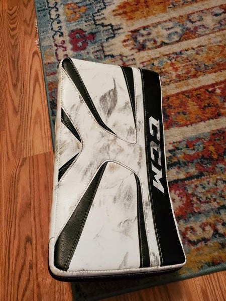 White Senior Used CCM Regular Revolution 577 Pro Stock