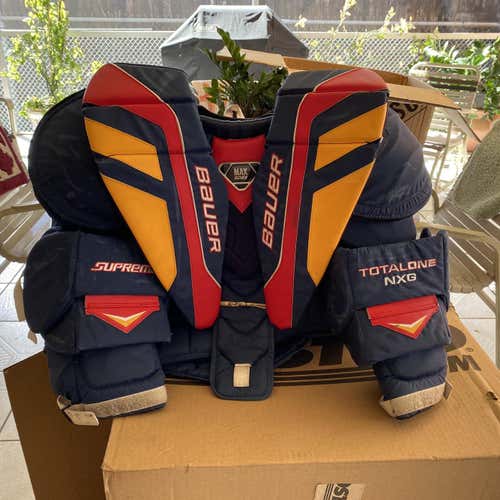 Senior Large Bauer Total one nxg Pro Stock Goalie Chest Protector