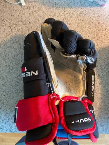 Black Senior Bauer Nexus 1N 14"  Gloves