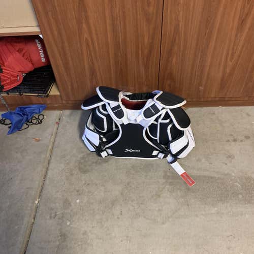 Intermediate Medium Bauer Vapor X900 Goalie Chest Protector