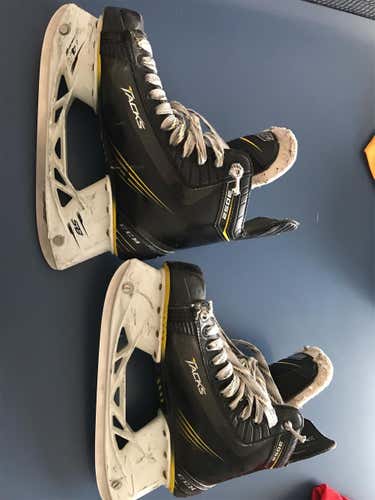 Senior CCM Tacks 3052 Regular Width Size 7 Hockey Skates