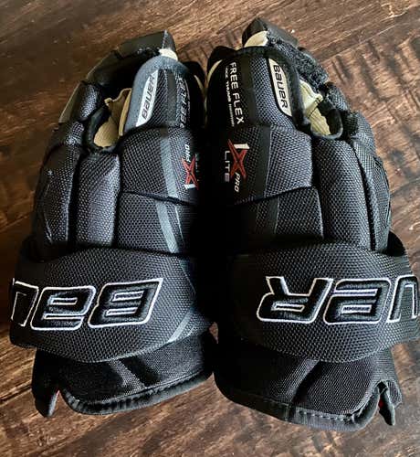 Black Used Senior Bauer Vapor 1X Pro Lite Gloves 14"